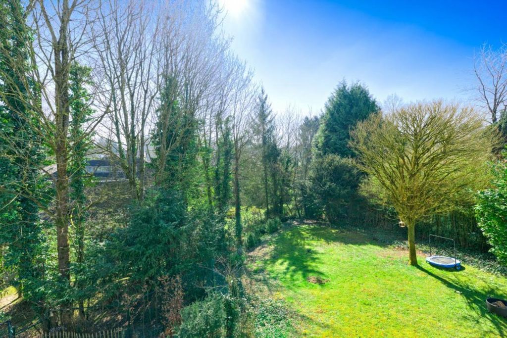 Property photo 3 of 40