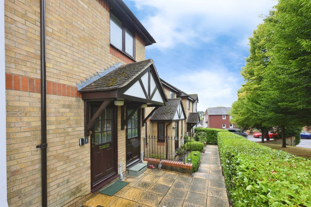 Property photo 2 of 17