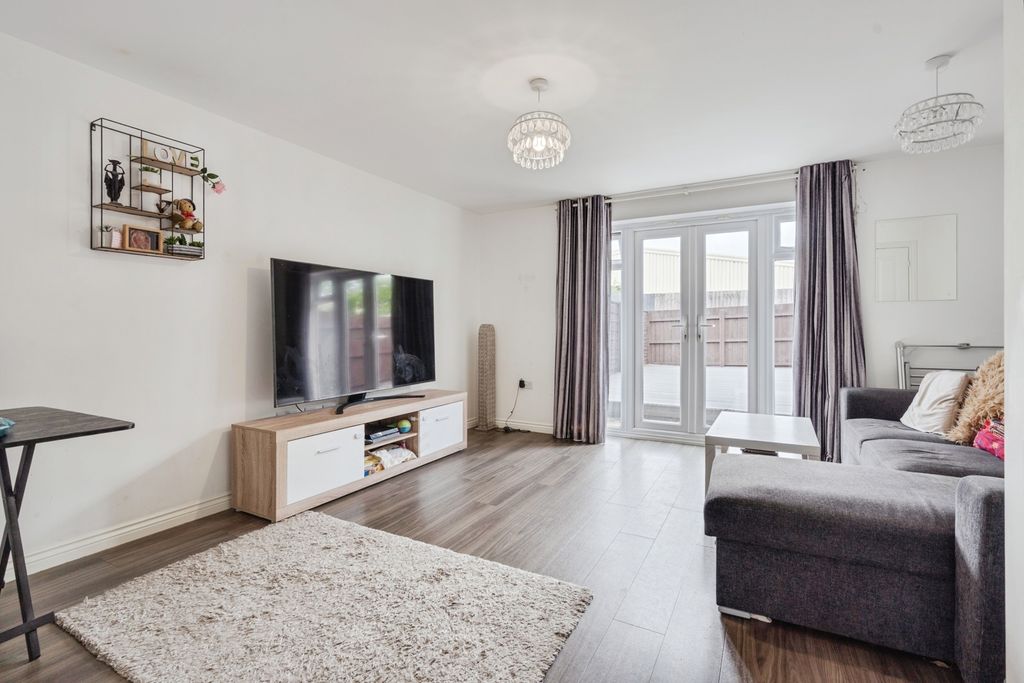Property photo 2 of 20 Pbox-Img.Jpg