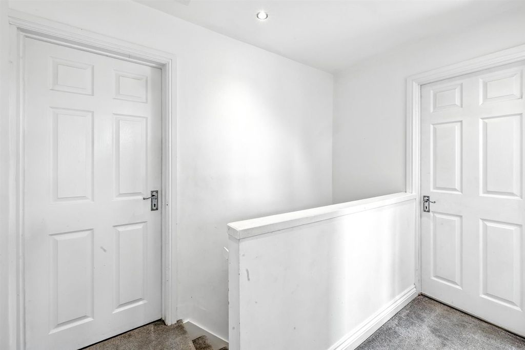 Property photo 3 of 12 171A9775-2.Jpg