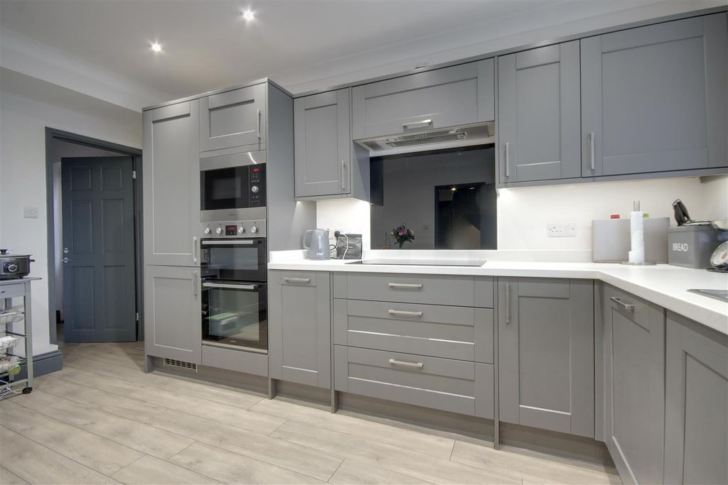 Property photo 3 of 25 E40642B1-A9F5-4CD5-931E-F1Ca179C7Bab_1_201_A.Jpeg