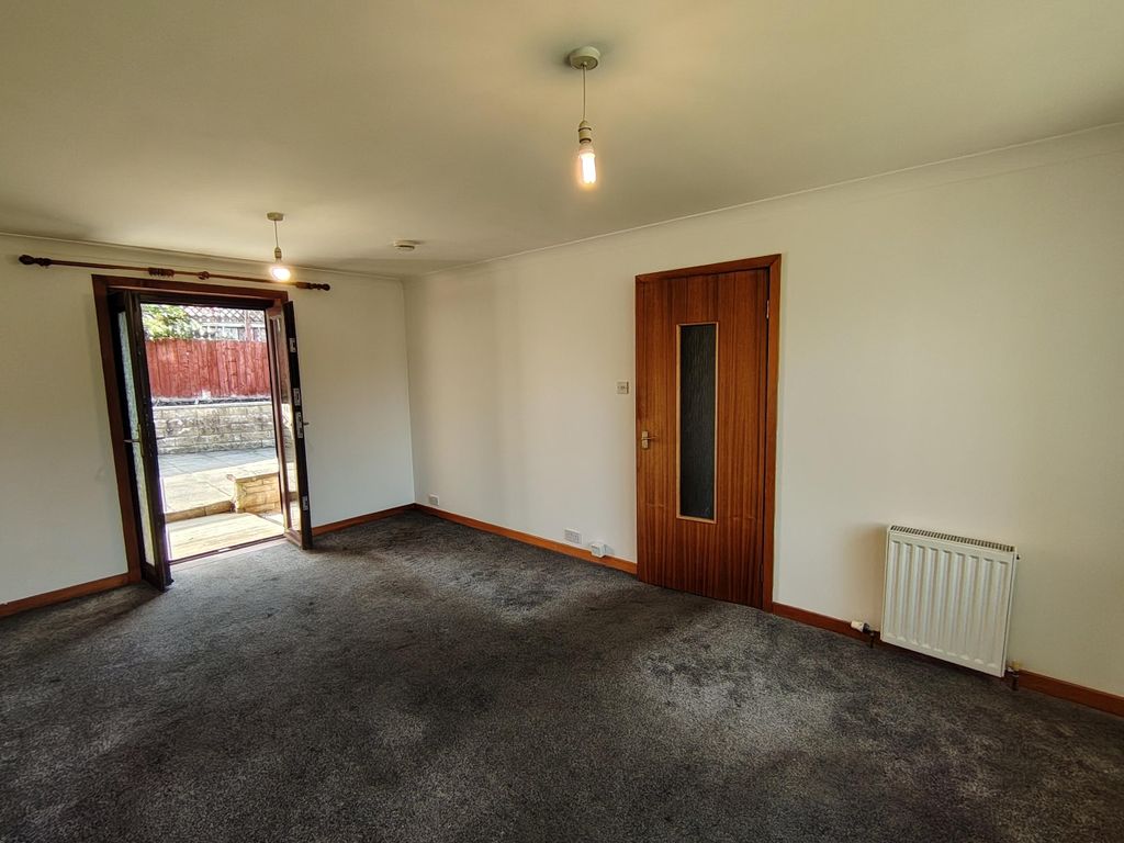 Property photo 3 of 12 Img_20261001_104126