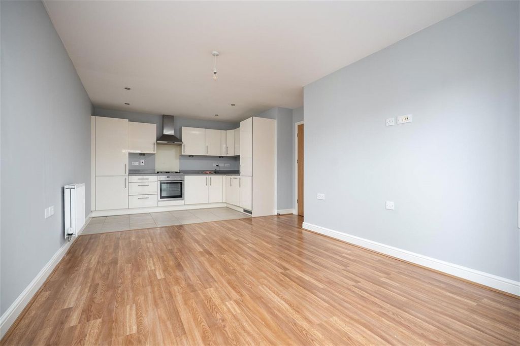 Property photo 3 of 12 Picture 3