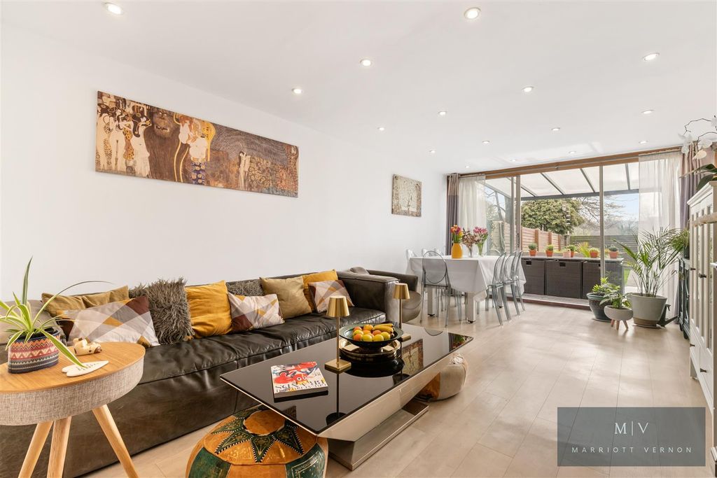 Property photo 1 of 20 Alpine Close 18 MV-11.Jpg