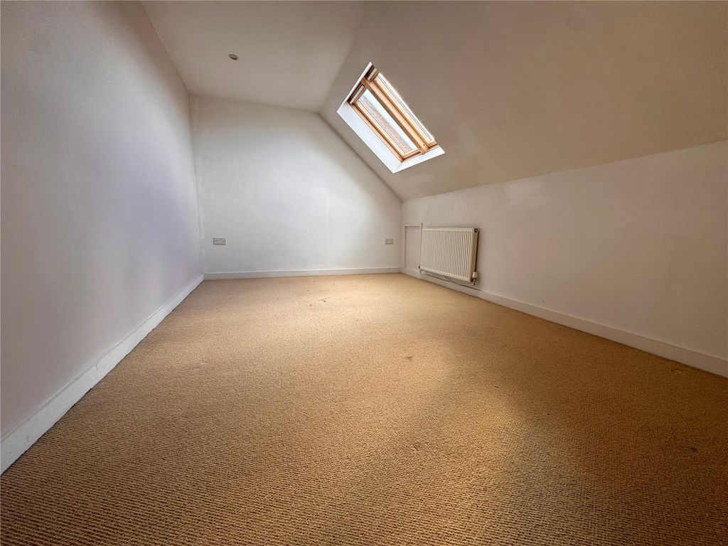 Property photo 3 of 6 Picture No. 02