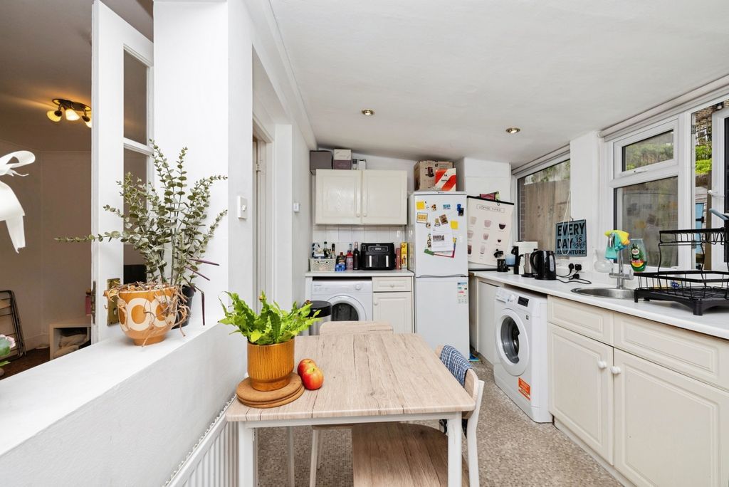 Property photo 3 of 15 Kitchen