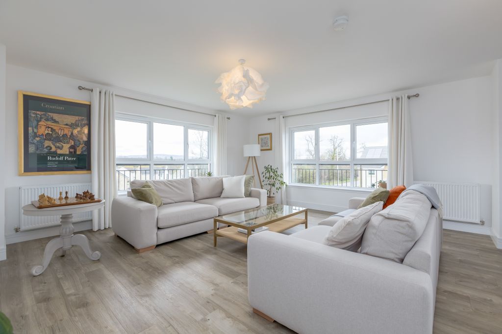 Property photo 2 of 17 Property Image 2