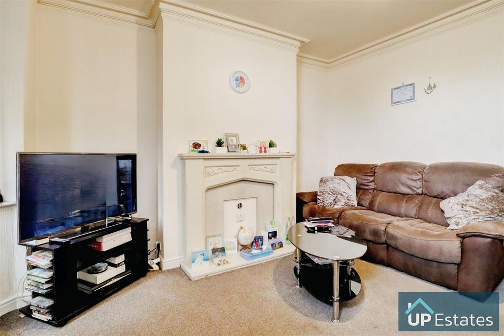 Property photo 3 of 12 Living Room