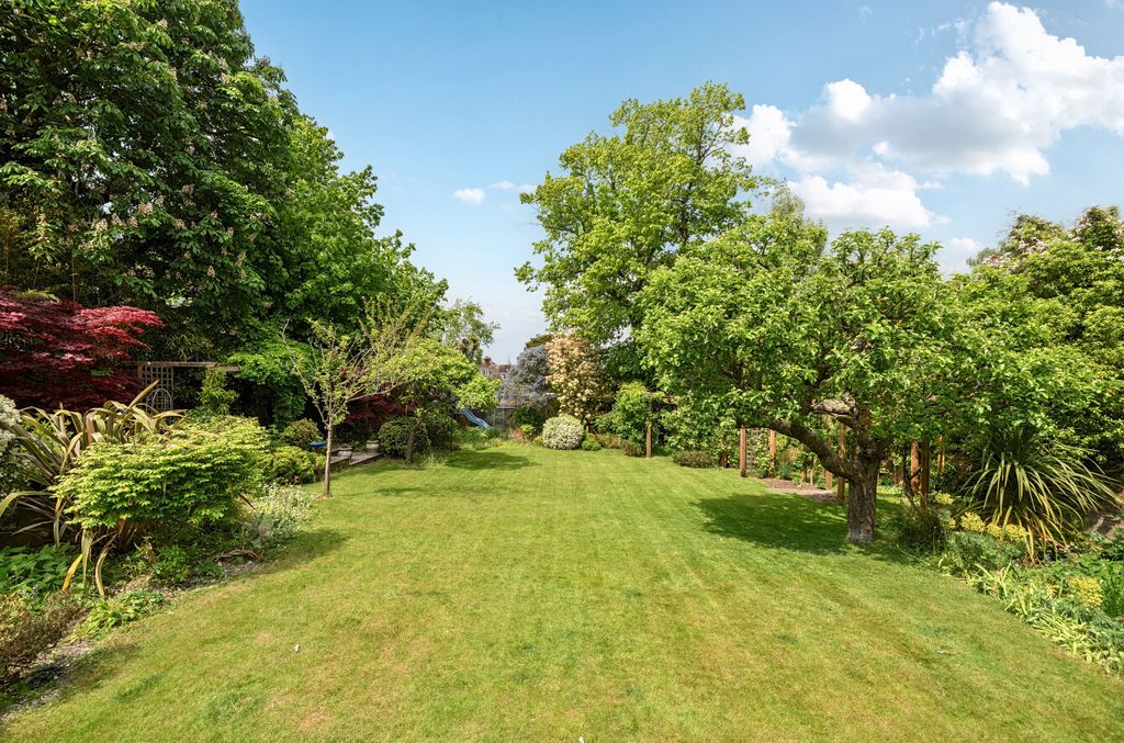 Property photo 3 of 44 Garden