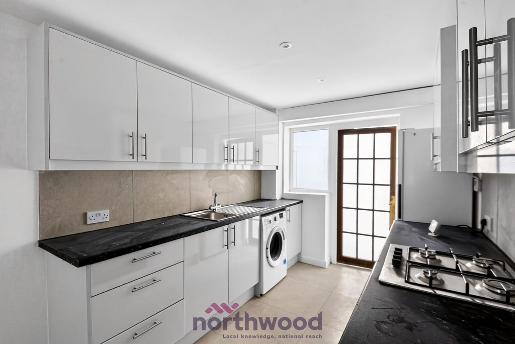 Property photo 1 of 25