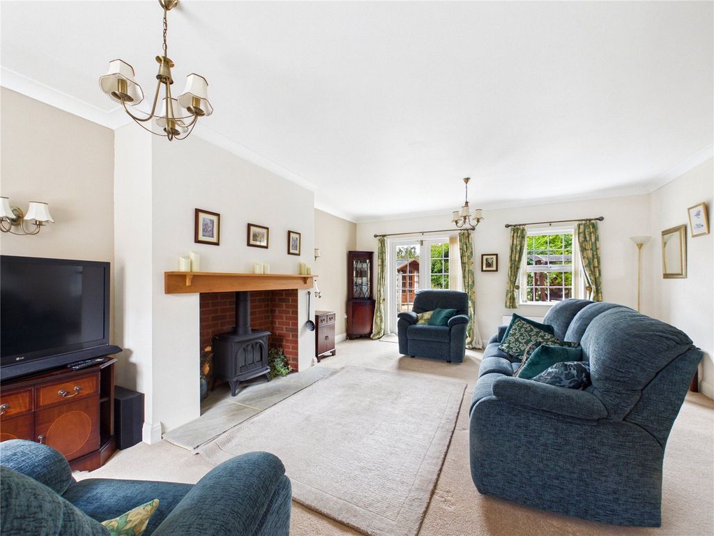 Property photo 2 of 22 Picture No. 23