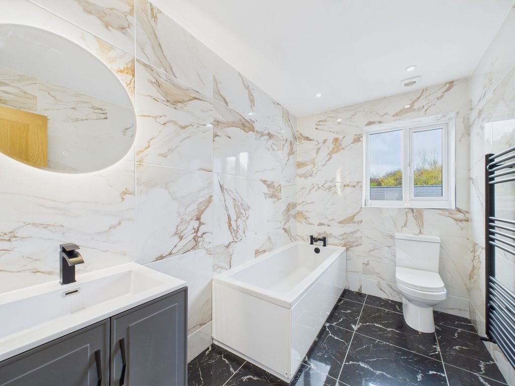 Property photo 3 of 37