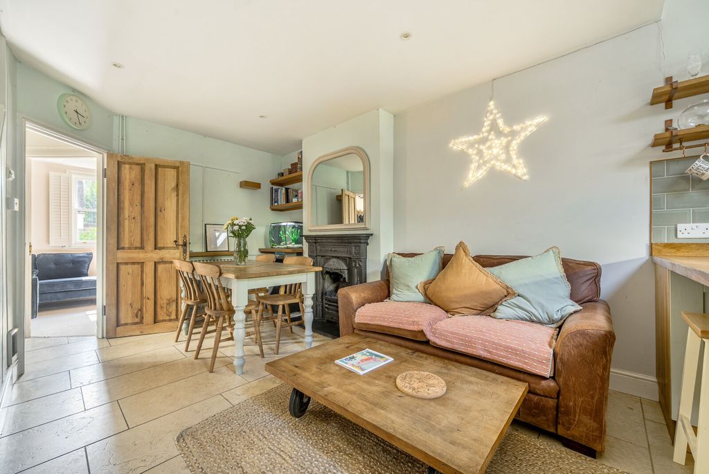 Property photo 3 of 20 1335267-14-689Df8...