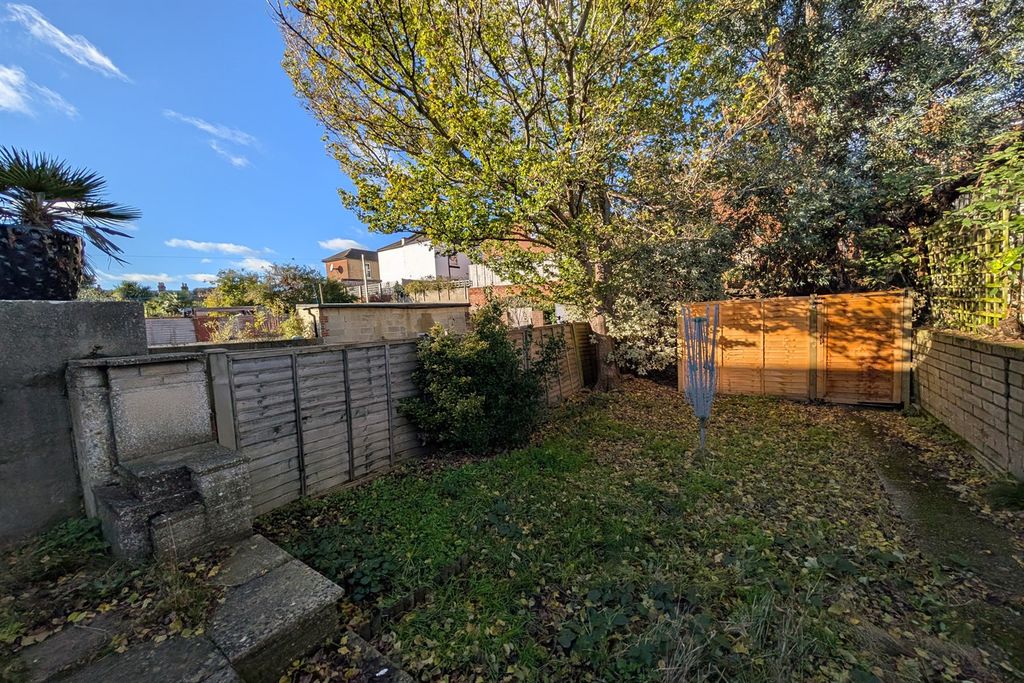 Property photo 2 of 10 (Main)