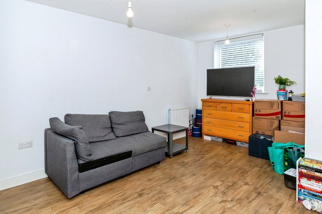 Property photo 2 of 16 Photo