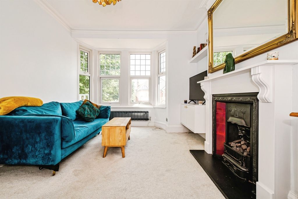 Property photo 3 of 17