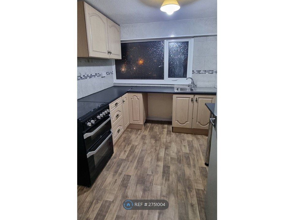 Property photo 2 of 13 Well-Appointed Kitchen