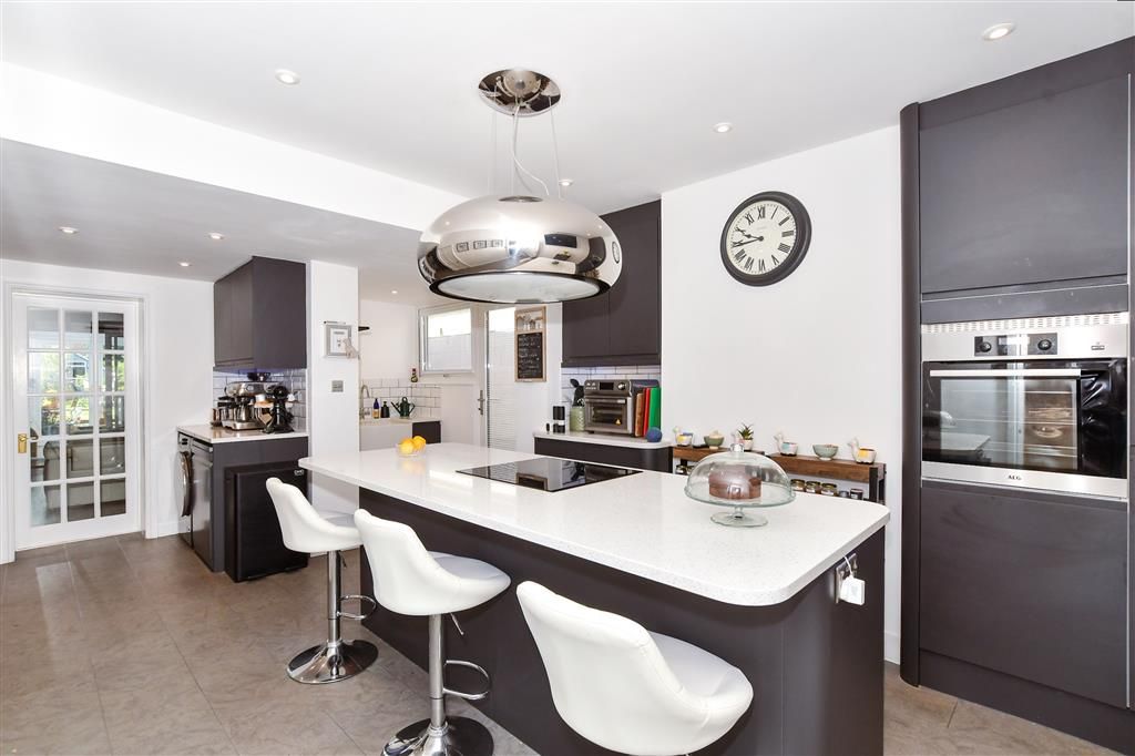 Property photo 1 of 12 Kitchen
