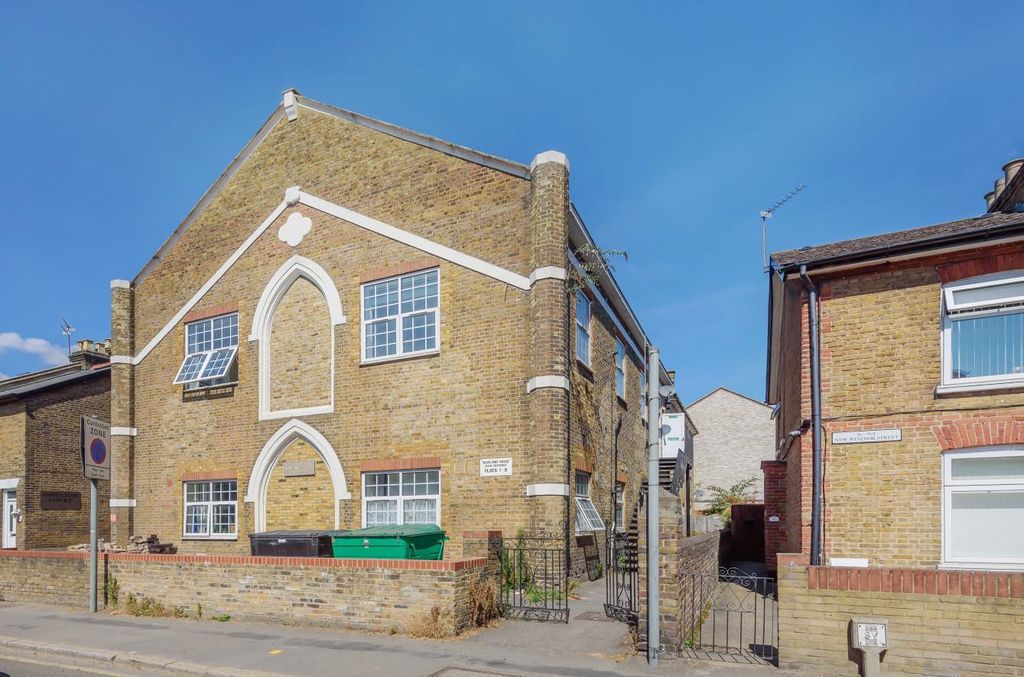 Property photo 1 of 6