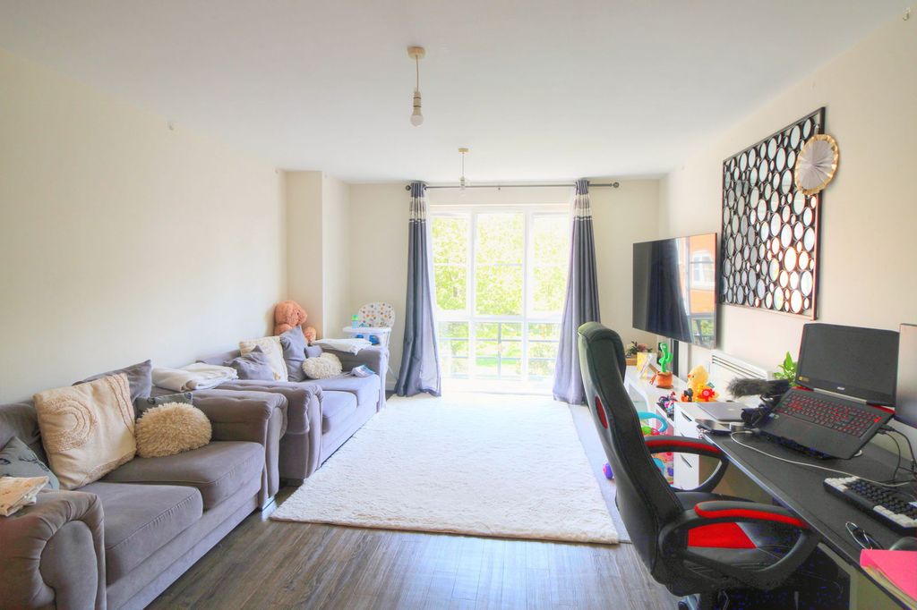 Property photo 3 of 10