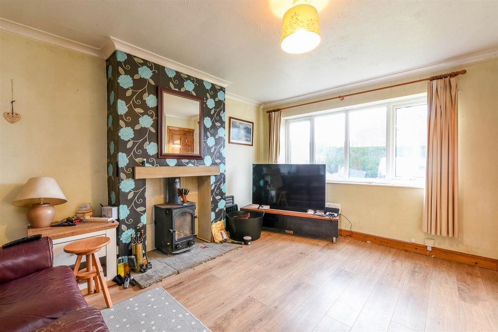 Property photo 3 of 17 Lounge/Diner