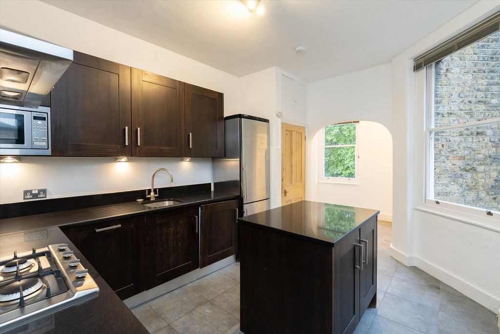 Property photo 2 of 14 Image