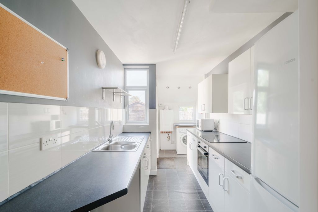 Property photo 2 of 23 11