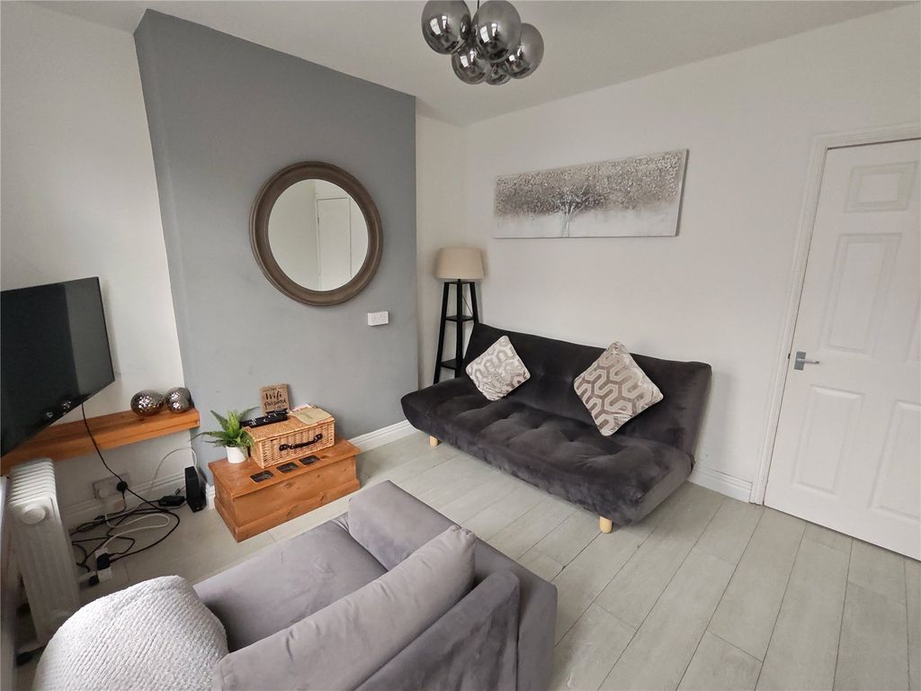 Property photo 2 of 14 Picture No. 13