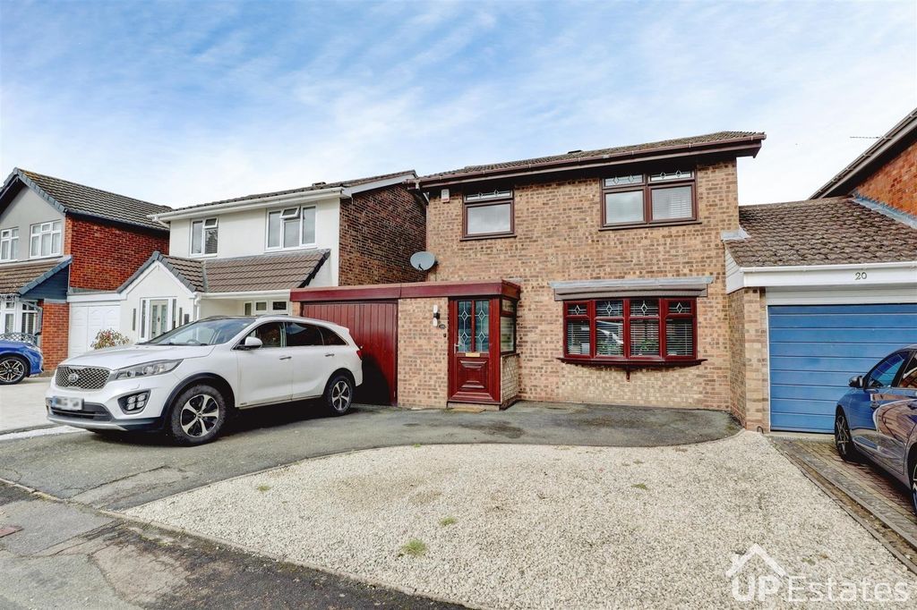 Property photo 1 of 18 Front Aspect