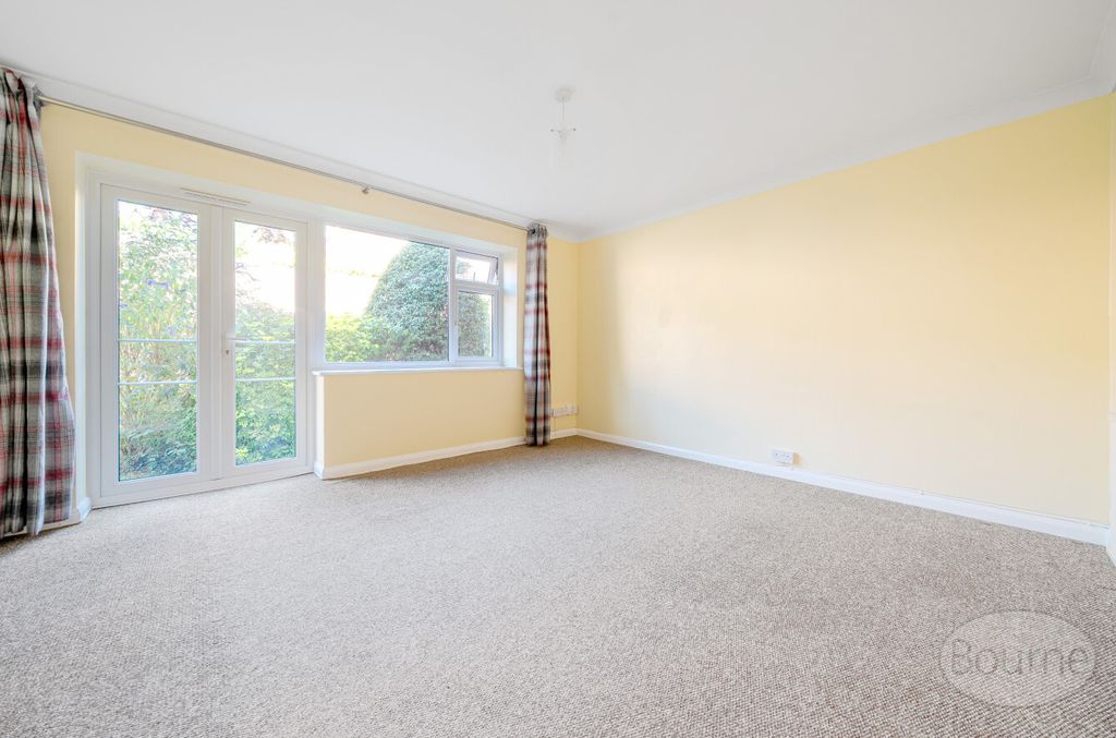 Property photo 3 of 21 737E0A13-Caff-4F6...