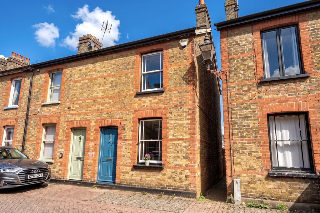 Property photo 1 of 12
