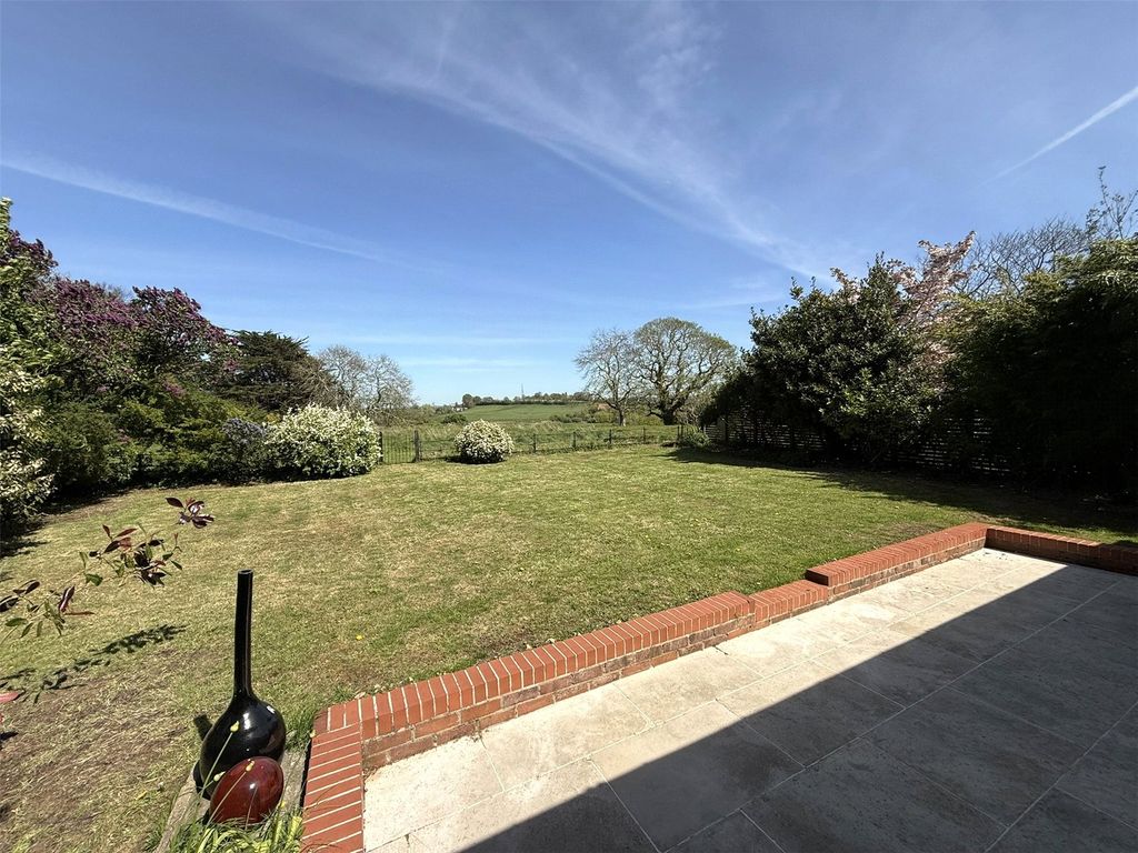Property photo 2 of 16 Garden And Outlook