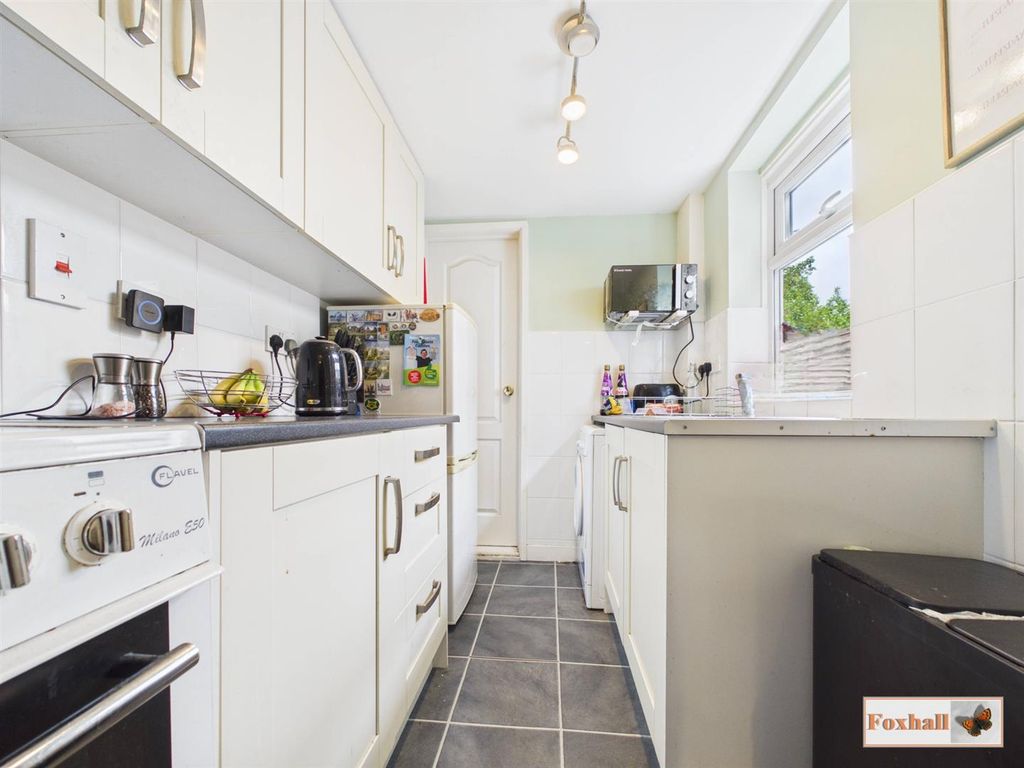 Property photo 3 of 15 Kitchen