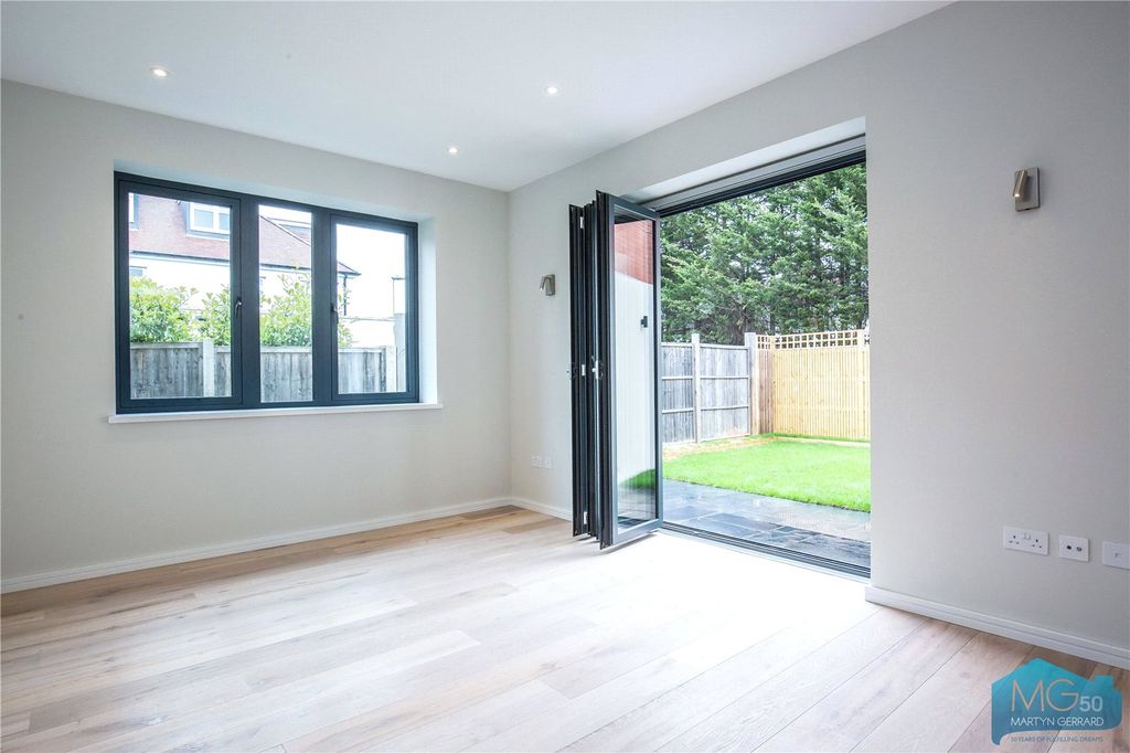 Property photo 2 of 17 Picture No. 60