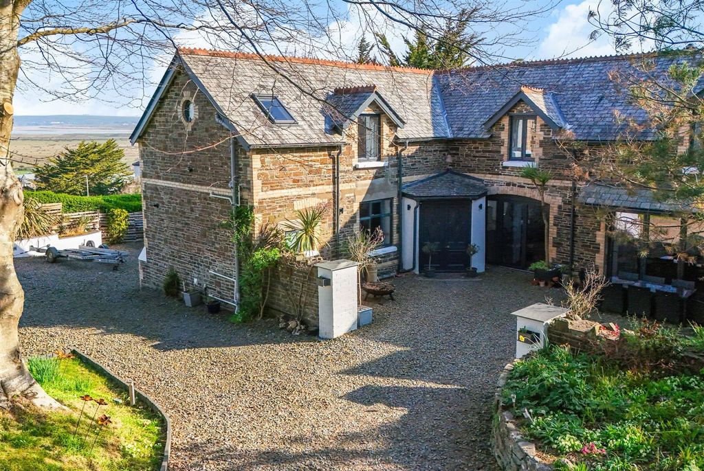 Property photo 2 of 40 The Old Coach House