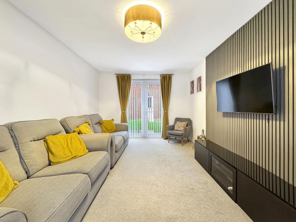 Property photo 3 of 19