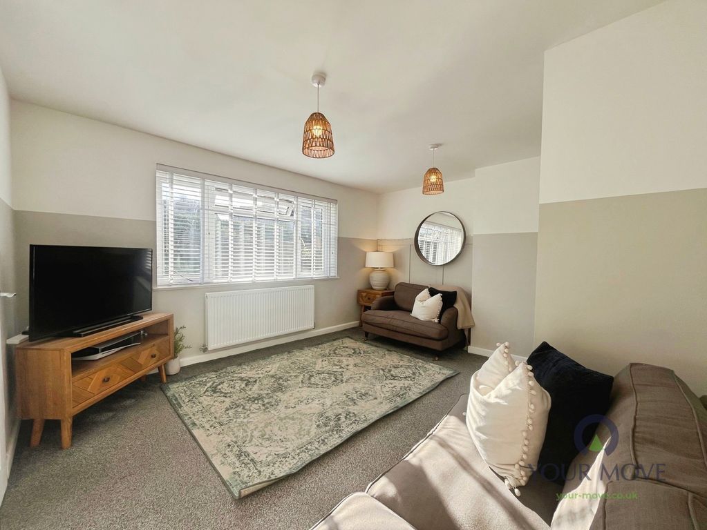 Property photo 3 of 22 Lounge