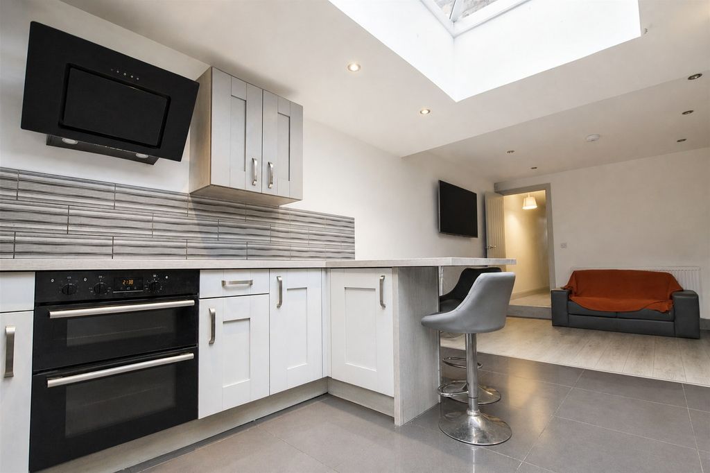 Property photo 2 of 11 Picture No. 05