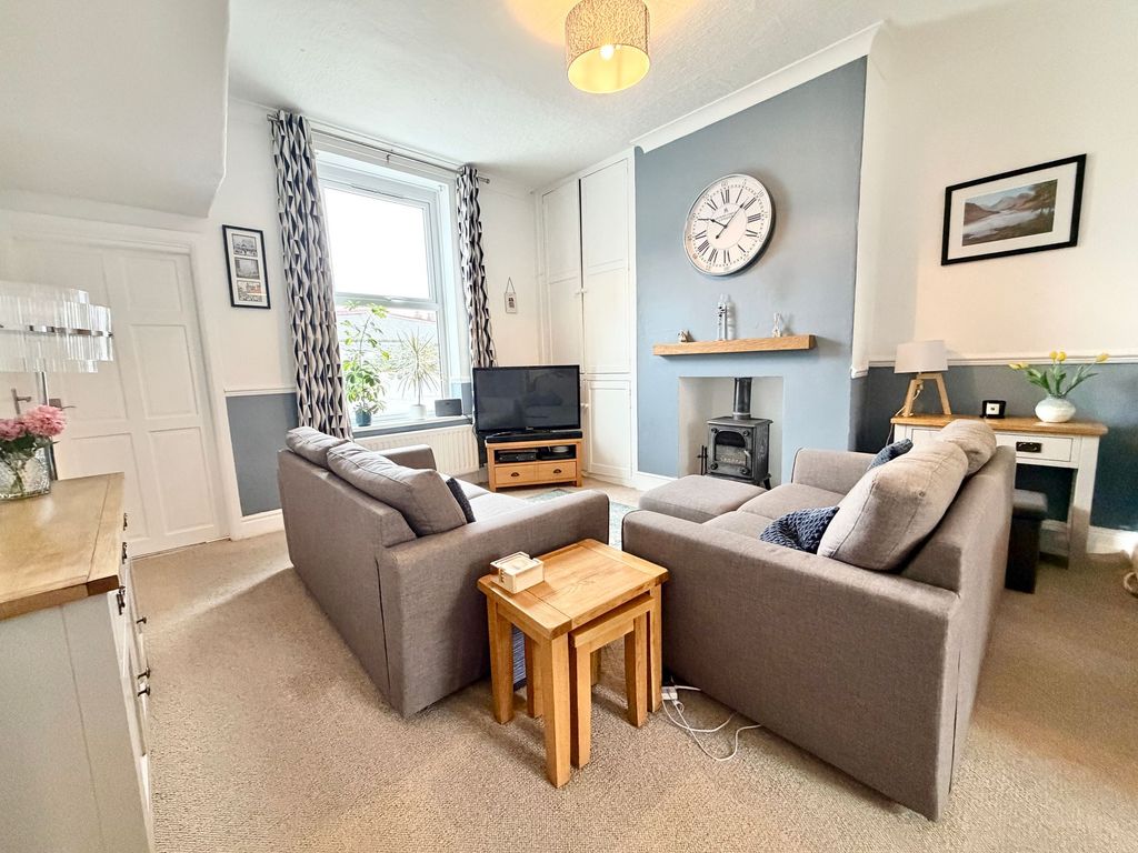 Property photo 2 of 22 Lounge