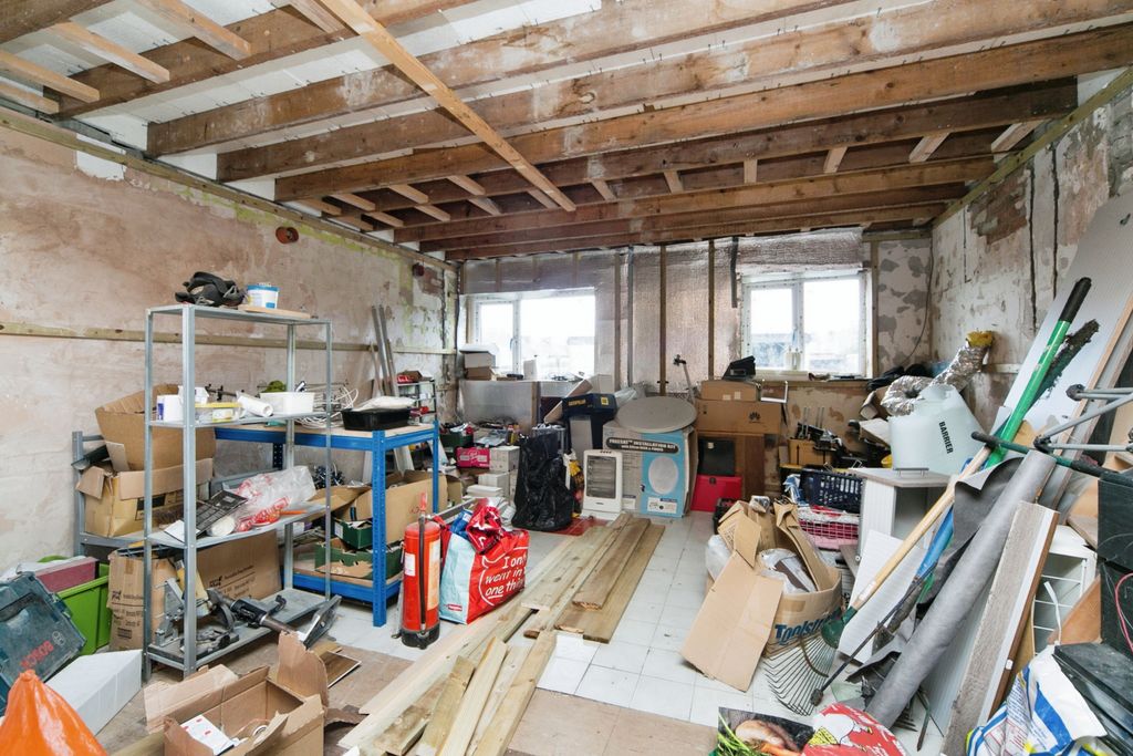 Property photo 3 of 17 Photography