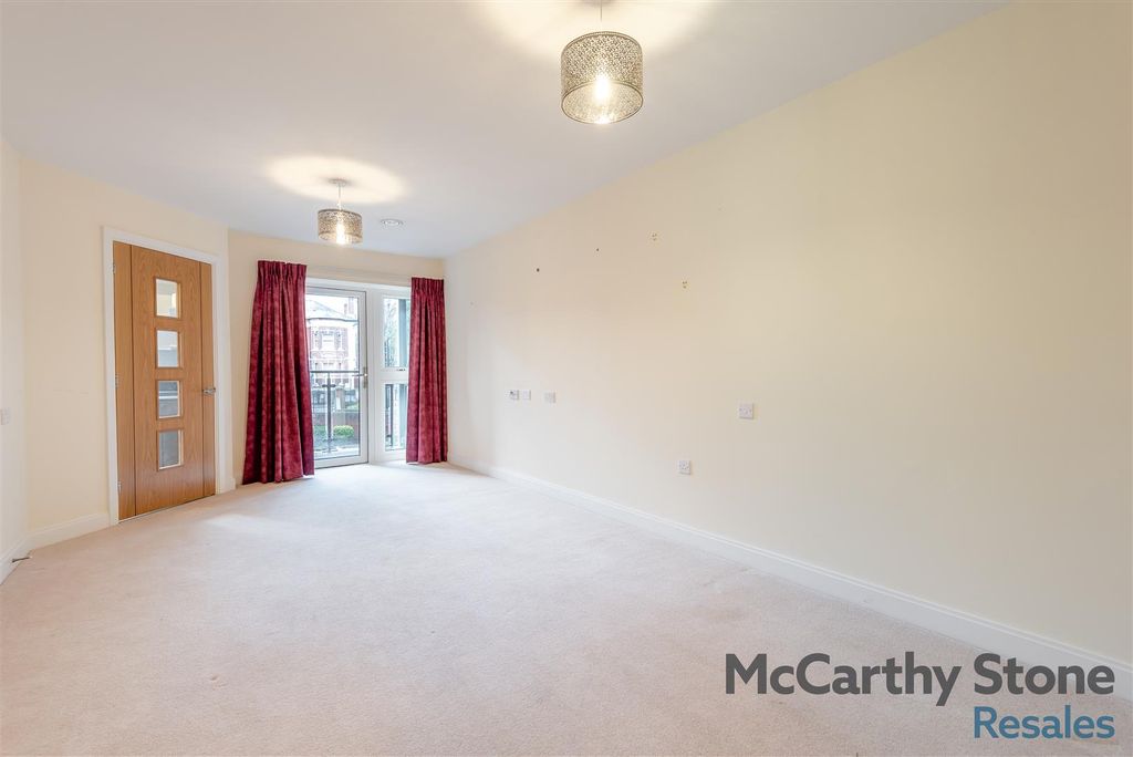 Property photo 2 of 23 8673628-Interior01.Jpg