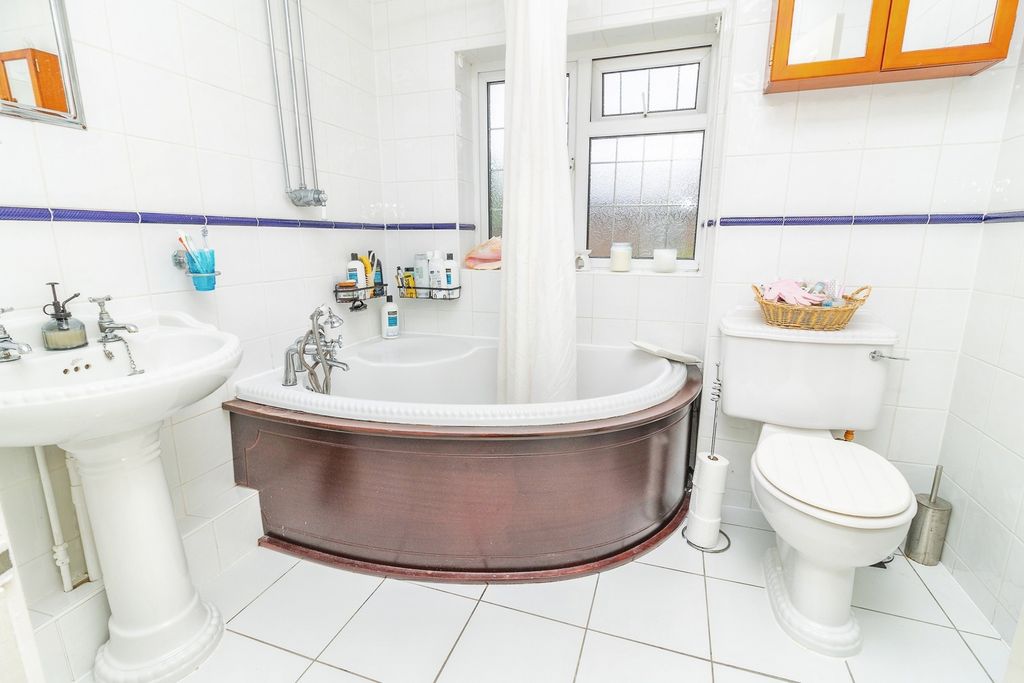 Additional image 14 of 4 bed detached house for saleFaulkners Way, Leighton Buzzard, Bedfordshire LU7
