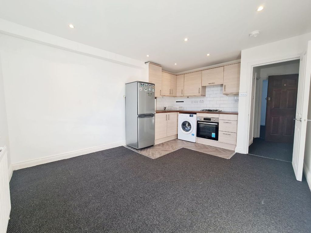 Property photo 1 of 4