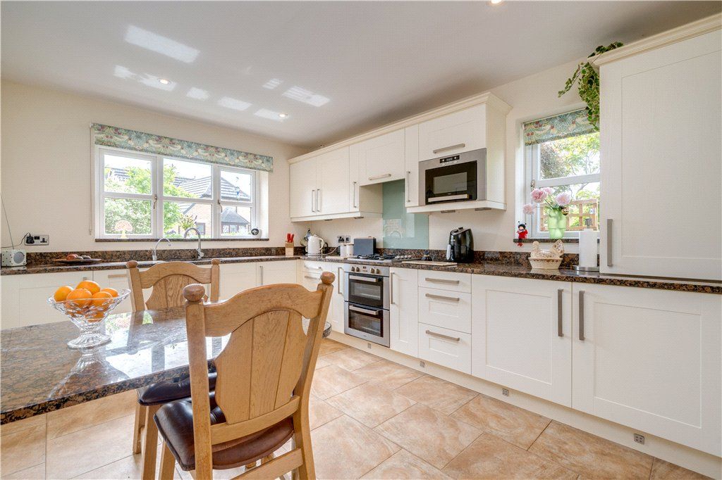Property photo 3 of 25 Breakfast Kitchen
