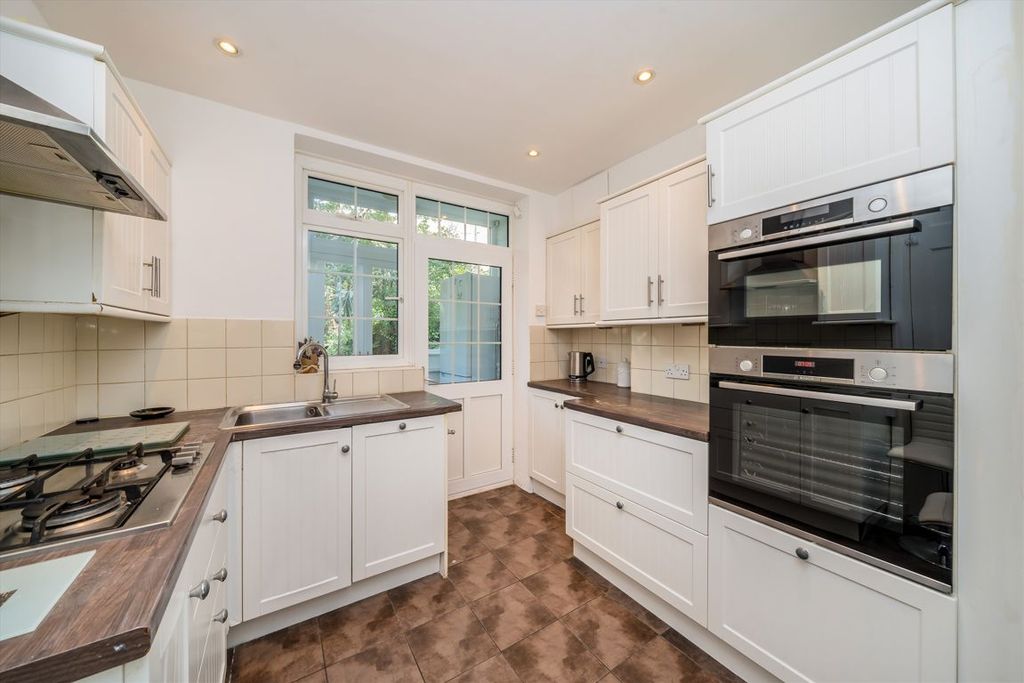 Property photo 3 of 7