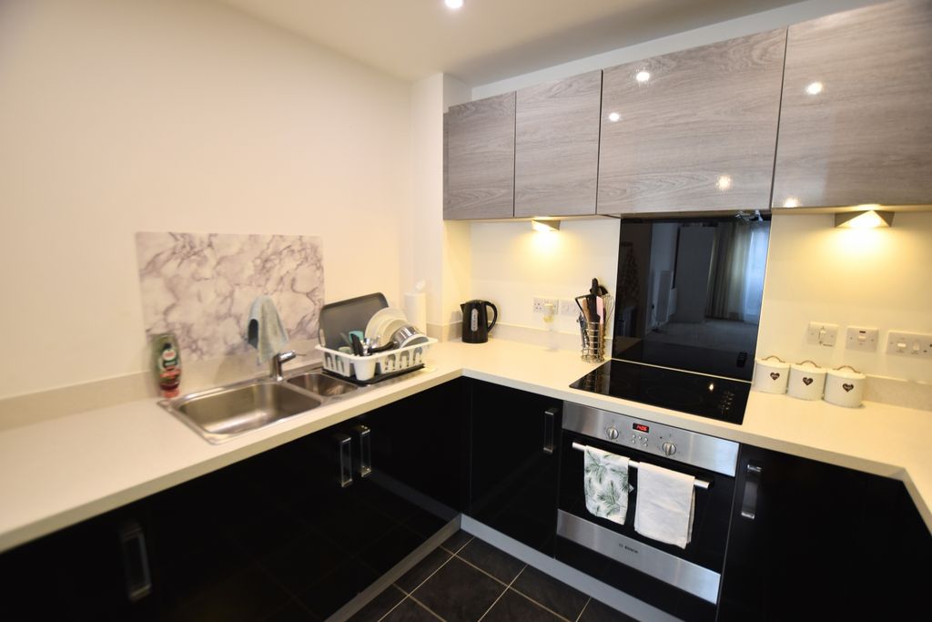 Property photo 2 of 11 Flat 5 Bessimer Lodge Kitchen 2