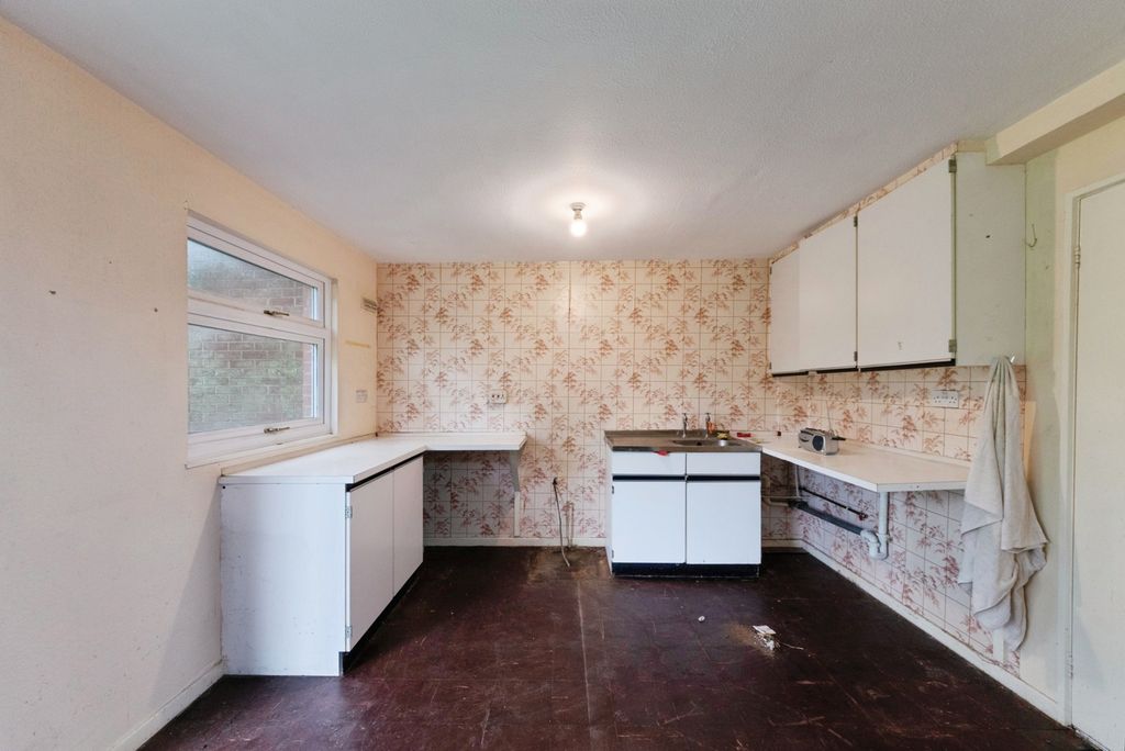 Property photo 2 of 20 Pbox-Img.Jpg