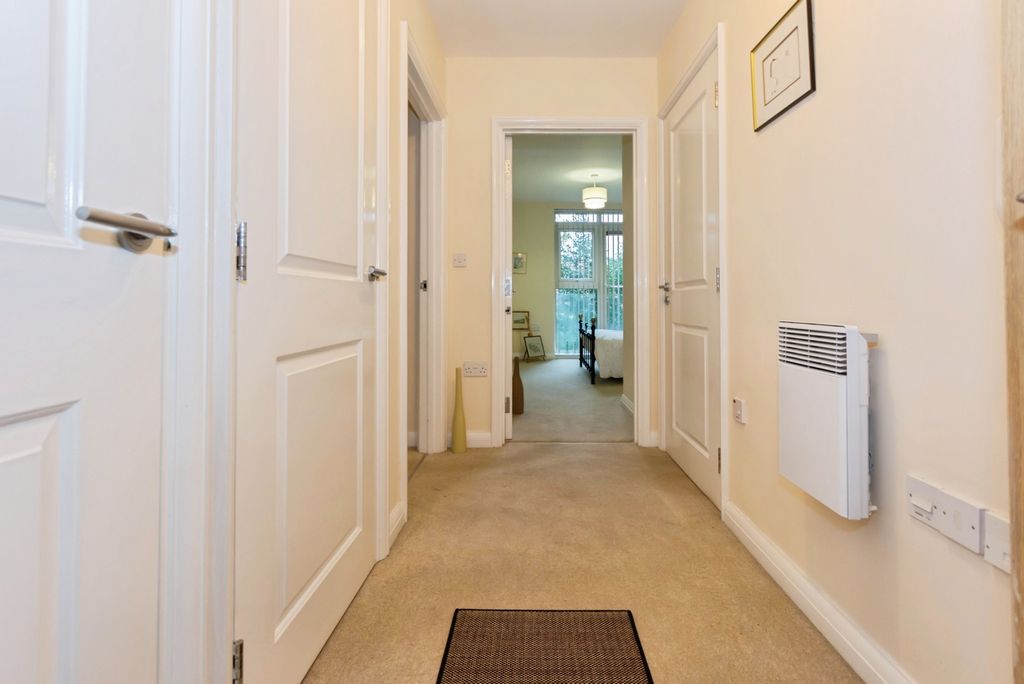 Property photo 3 of 14 Hallway