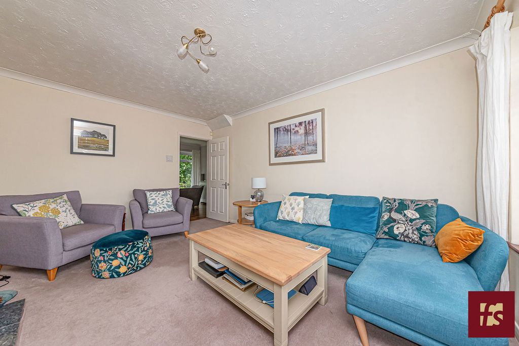 Property photo 2 of 35