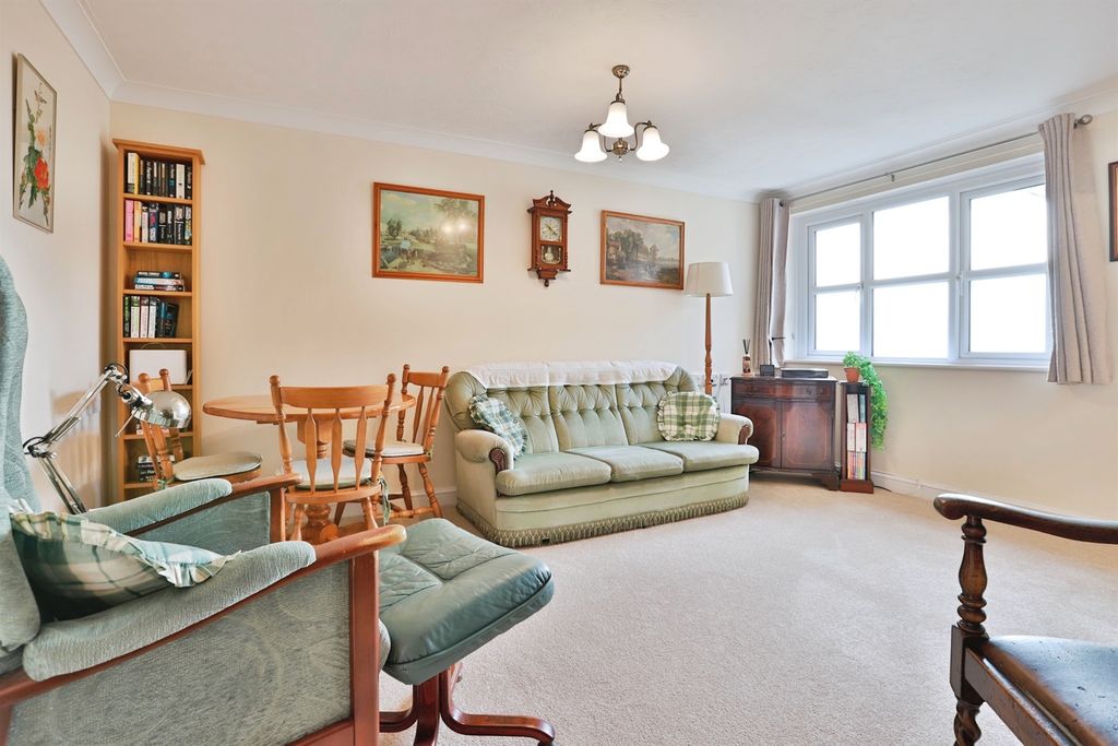 Property photo 3 of 15